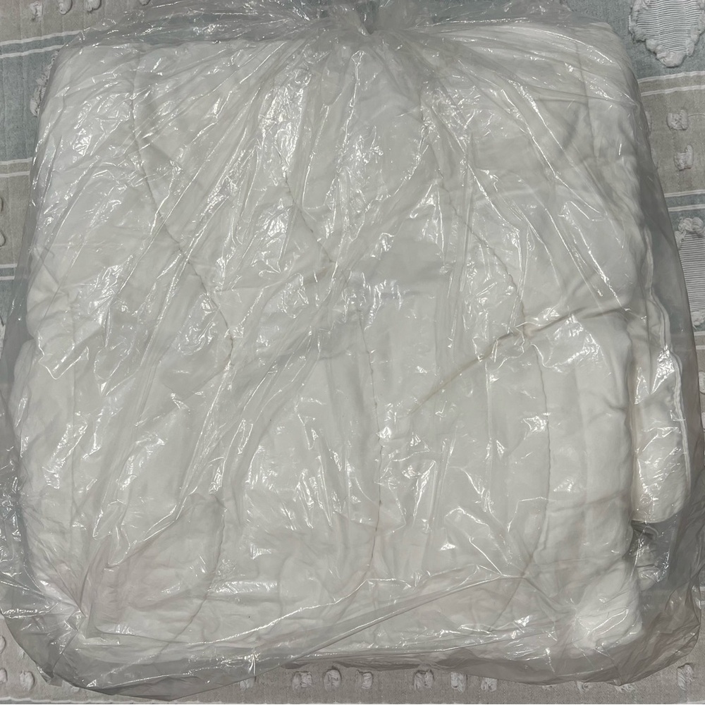 Buffy Breeze Comforter